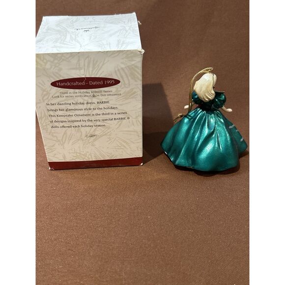 Hallmark Keepsake Ornament Holiday 1995 Barbie 3rd in the Series - Picture 2 of 4